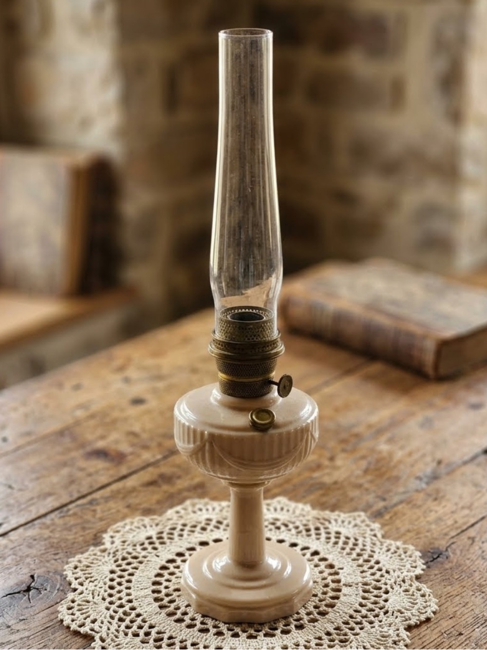 Vintage ALLADIN Alacite Glass Oil Lamp lantern
Antique